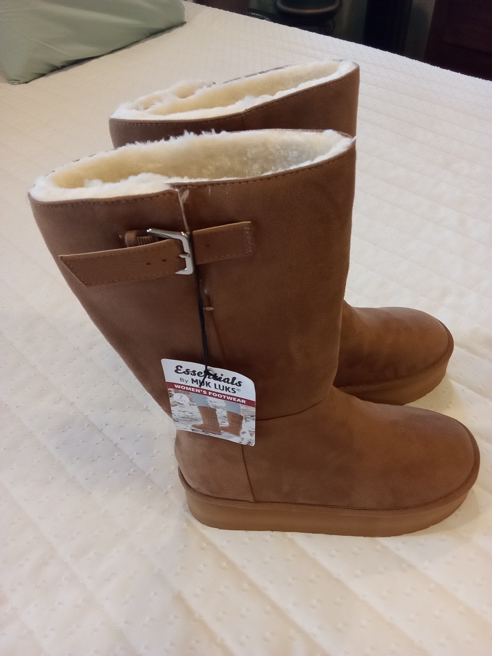 Essentials by MUK LUKS Women's Tan Shearling-Lined Winter Boots Sz 7 NWT